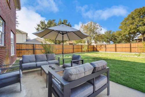 Lewisville Casa | Lewisville Estate - Spacious 5BR w Game Room