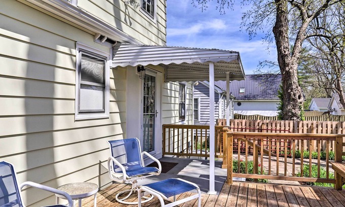 Lexington Cabaña | Lexington Getaway w/ Backyard Deck < 2 Mi to UK!