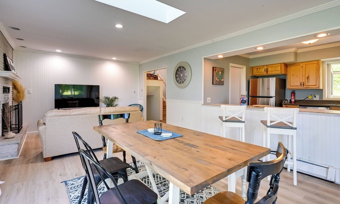 Lexington Casa | Lexington Home w/ Sunroom ~ 1 Mi to Lake Huron!