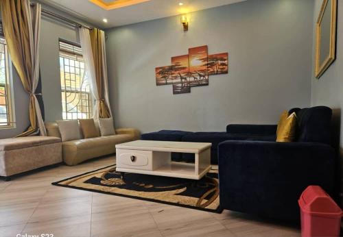Mbarara Apartamento | LHM Home