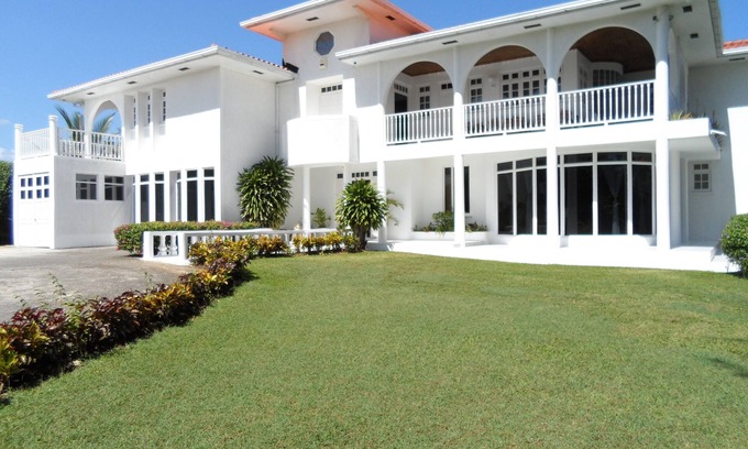 Mammee Bay Estates Villa | Hermosa villa con piscina grande, jacuzzi y playa privada