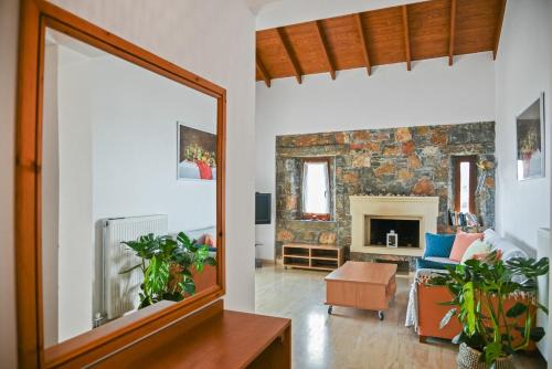 Makry Gialos Apartamento | Liakoto Stonewall House First Floor