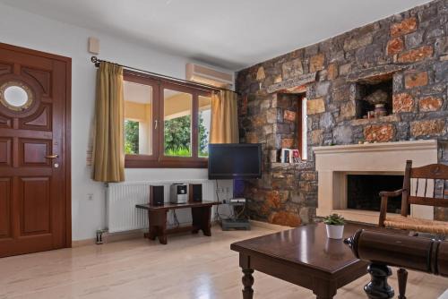 Makry Gialos Apartamento | Liakoto Stonewall House Groundfloor