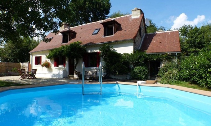 Jumilhac-le-Grand Cabaña | Liberte Cottage private and secure dog friendly garden