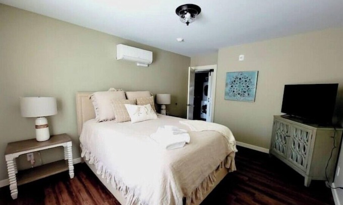Poulsbo Apartamento | Liberty Bay Loft, Water views!