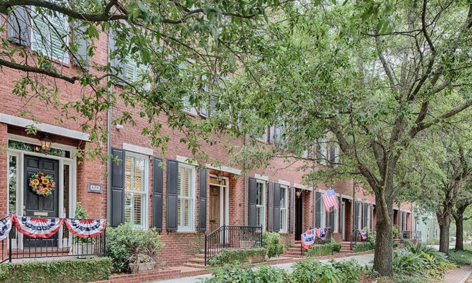 Historic District - North Casa | Liberty Street Redbrick Town and Carriage House