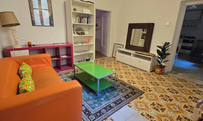 Cremona Apartamento | "Libiam nè lieti calici" dwells at the foot of the Torrazzo dedicated to music.