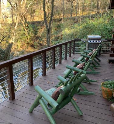 Cashes Valley Casa | Lickskillet Lodge on Fightingtown Creek; HOT TUB