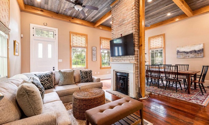 Irish Channel Casa | Old New Orleans Restored! 3 Bedroom Home Uptown!