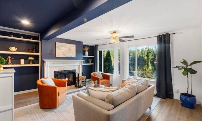 Maple Valley Casa | Life's Better on the Lake
