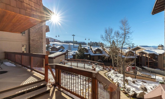 Steamboat Springs Condominio | Lift Tickets Ski To Your Door, Wifi, Deck, Hot Tub