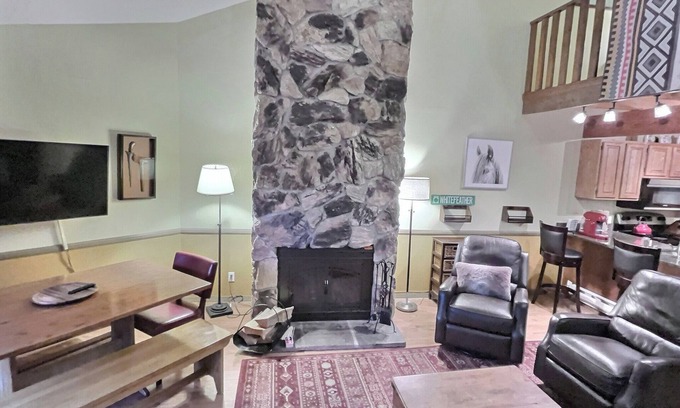 Taos Ski Valley Condominio | Lift View Condo - 9 in the heart of the resort