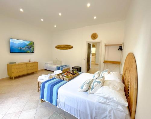 Anzio Apartamento | LIGEA APARTMENT - Bright Mediterranean Home with Bali-Inspired Touches - Central Anzio near Sea, Train and Bus Station