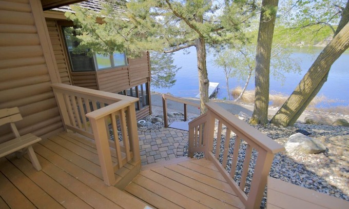 South Haven Casa | Secluded cabin on private peninsula