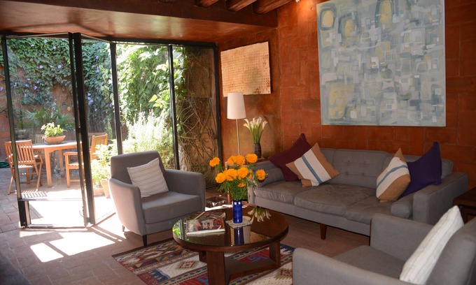Luis Jiménez Figueroa Casa | Luz, aire y comodidades modernas en el centro histórico