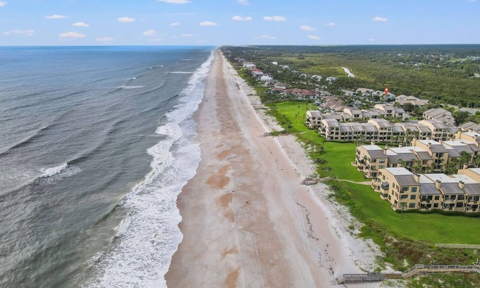 Sawgrass Apartamento | Light and Airy Luxury Condo just Steps from Private Beach Access
