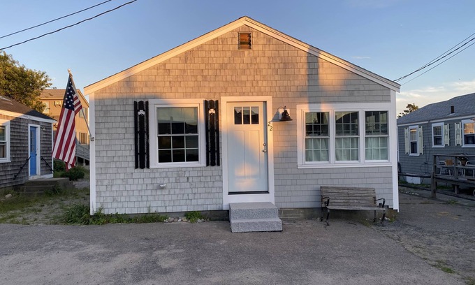 Humarock Cabaña | Light and bright three bedroom cottage-steps away from Humarock Beach!