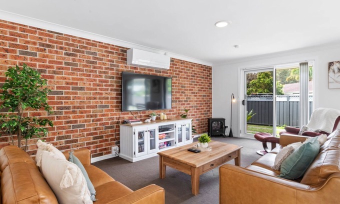 Maloneys Beach Casa | Light and Bright at Maloneys