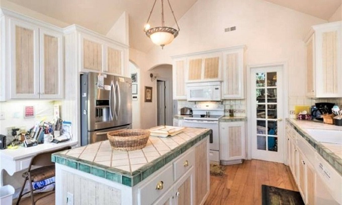 Lake Arrowhead Casa | Light And Bright 3 Bedroom Home by RedAwning
