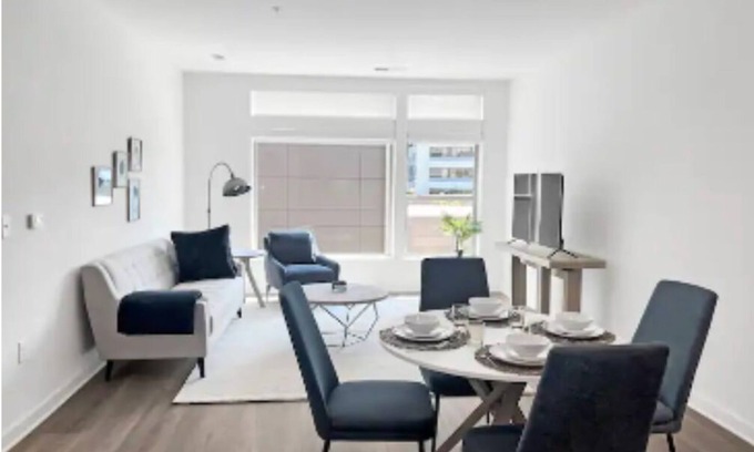 McLean Apartamento | Light & Blue Elegance Cozy 2BR w Amenities, Tysons + Gym / Mall / Pool