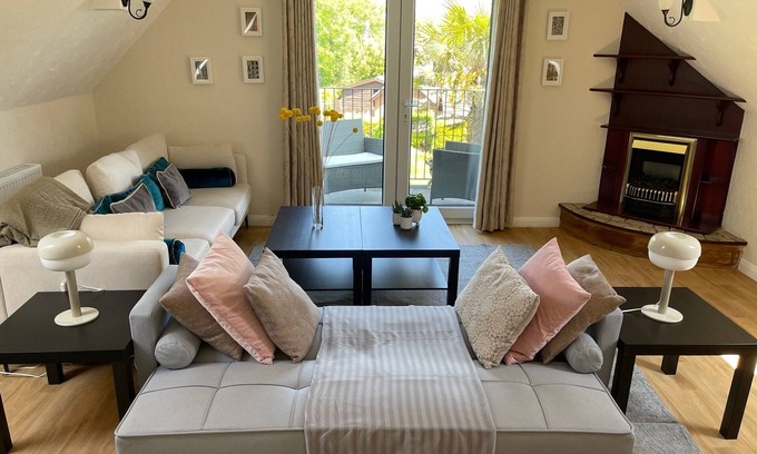Totland Bay Apartamento | Light, Bright and Airy Apartment in Totland, Close to The Needles