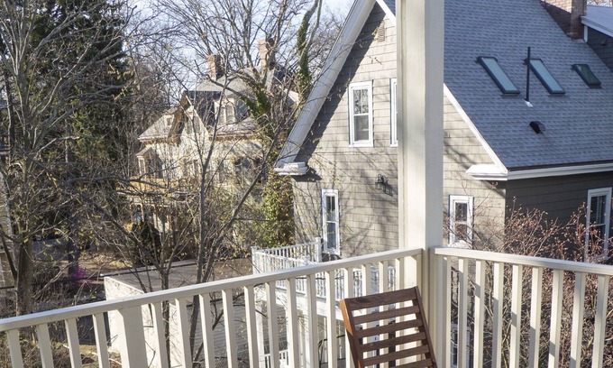 Mid-Cambridge Apartamento | Light-filled apartment with historical character and modern flair
