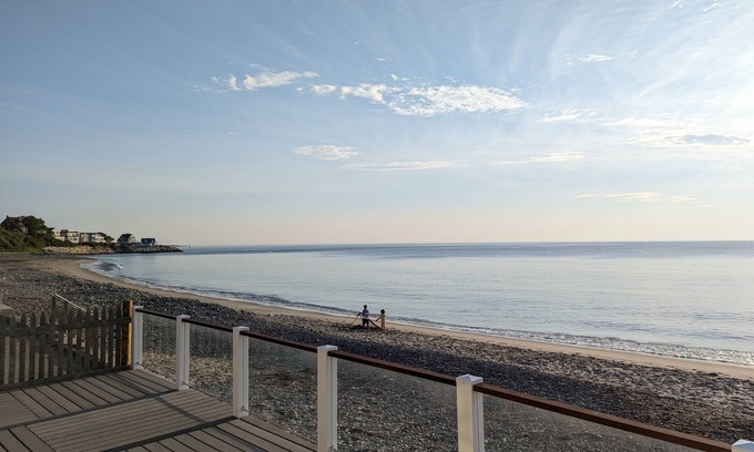 Allerton Casa | Light-filled Beachfront 3 Bed Avail. from Aug. 26 2023