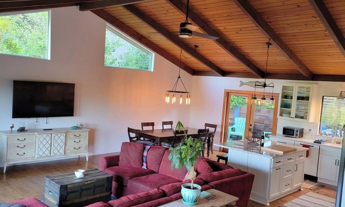 Rio del Mar Casa | Light-Filled Escape: Your Home Away From Home