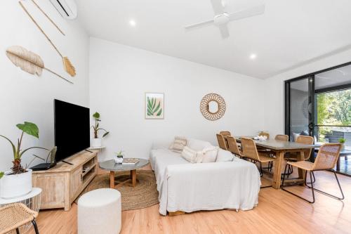 Byron Bay Casa | Light Filled Modern Specious Home, Pet friendly in a beautiful area of Byron Bay, short stroll to town