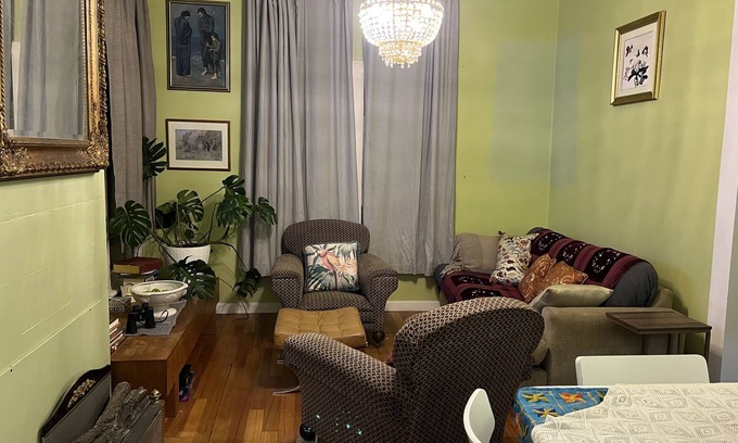 Golden Point Casa | Light Filled Peaceful Open Plan Warm House on Hill Views pet Friendly Fresh