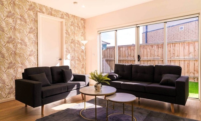 Werribee Casa | Light-Filled Werribee Escape