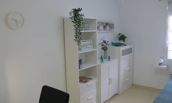 Badalona Apartamento | Light-flooded apartment with private terrace