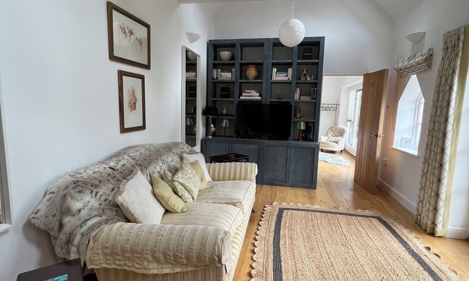 Heytesbury Casa | Light, independent space in Heytesbury, near Warminster