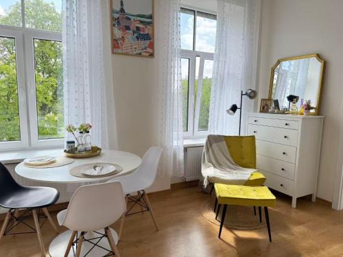 Tornkalns Apartamento | Light&Linen Nest Riga with FREE Backyard Parking - near Old Town!