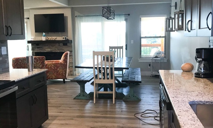 Lampe Casa | Light N Up with a little RNR on Table Rock Lake