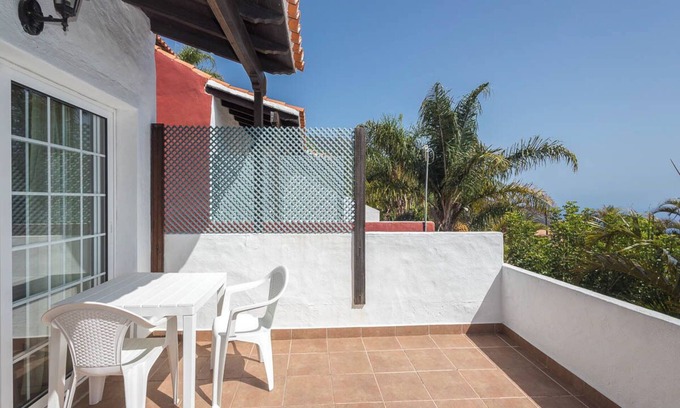 Los Quemados Apartamento | Lightbooking Colon I Fuencaliente vistas al mar 4