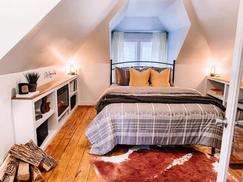 New Buffalo Casa | Lighthouse Cottage - Family Friendly Kids and Pets