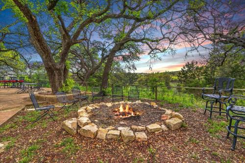 Johnson City Casa | Lighthouse Hill Ranch - Brown House