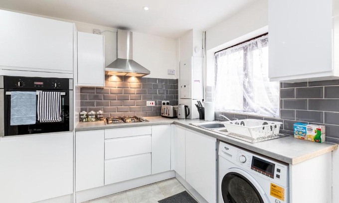 Becontree Casa | Lighthouse in Dagenham