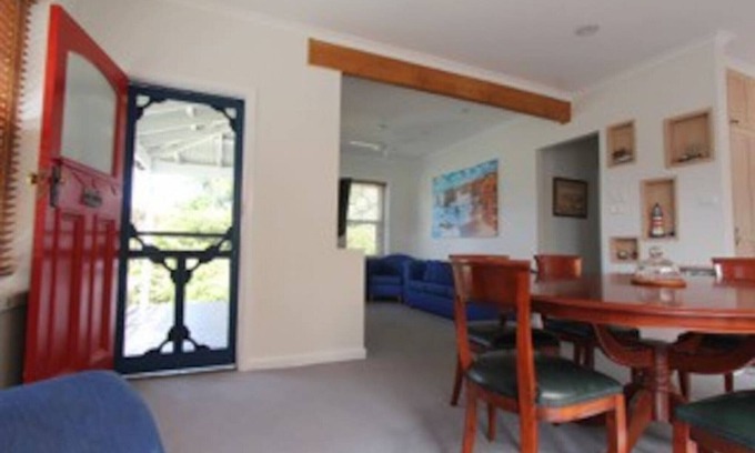 Apollo Bay Casa | Lighthouse Retreat - Pet Friendly Free Wifi