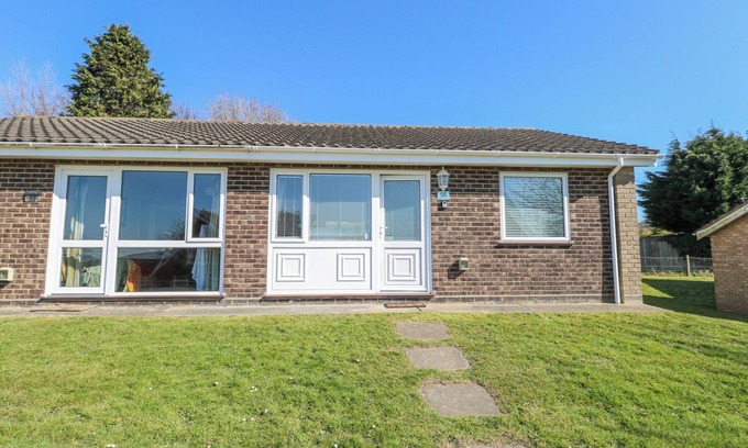 Winterton-on-Sea Cabaña | LIGHTHOUSE VIEW, family friendly, with pool in Winterton-On-Sea