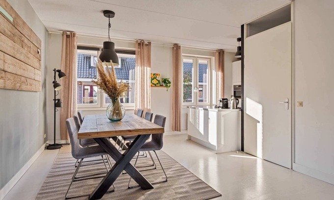 Stratum Casa | Lighting Stays Summar