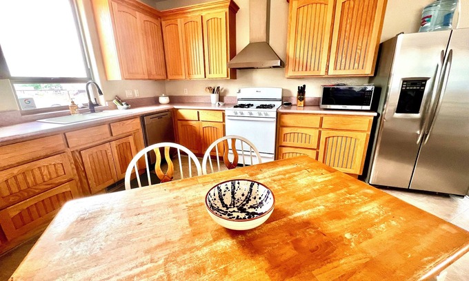 Hollister Casa | Lightstruck Ranch Home on Quiet Equine Property with Western Views, Large Patio