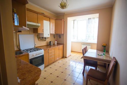 Kosuv Stary Apartamento | Like Home on Zaliznychna 9