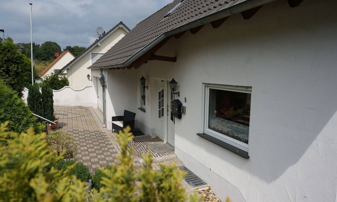 Langscheid Casa | Como nuevo EFH para 6 pers. con garaje en las proximidades de Sorpesee