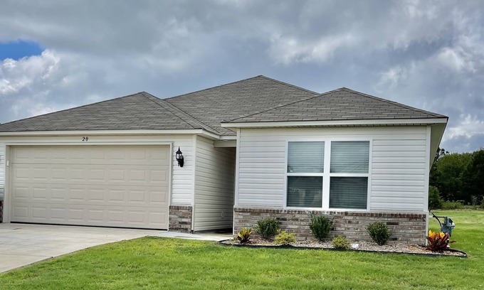 Conway Casa | Like New Home close to town family friendly, quiet and close to amenities.
