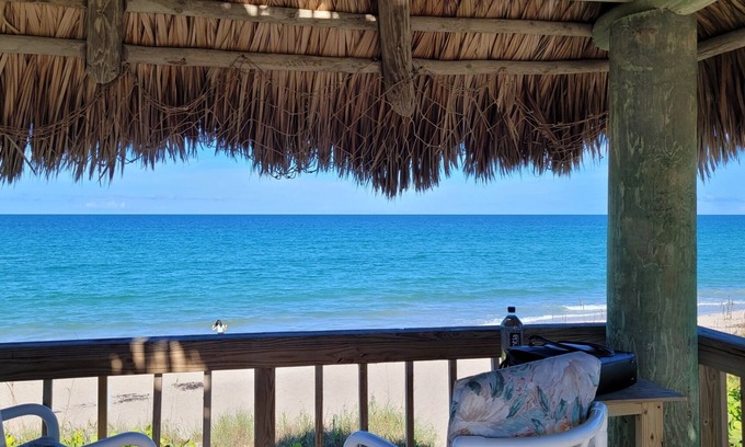 Hutchinson Island South Casa | Lil Island Beach House Coastal Pet Friendly Escape w/ Patio & Private Beach