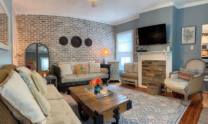 Cape Charles Casa | Lil' Ms. Clementine 2-bedroom home in Historic District with Golfcart option
