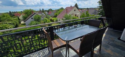 Balatonfured Apartamento | Lila Füge Vendégház