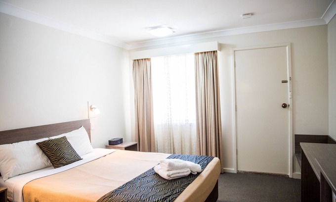 Goulburn Cama Y Desayuno | Lilac City Motor Inn Standard Queen Room 10